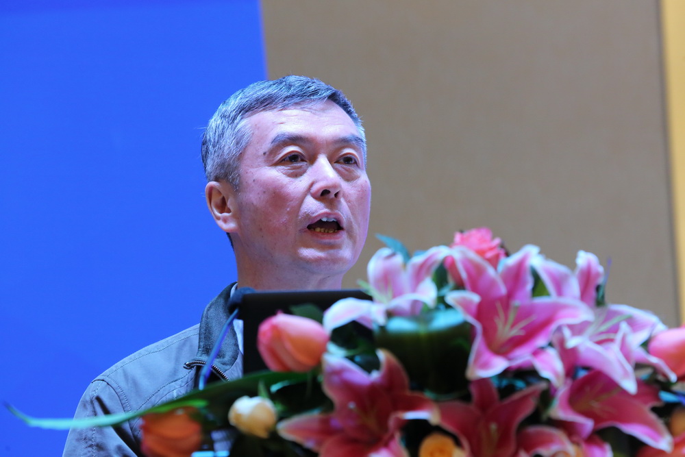 2中國建筑衛(wèi)生陶瓷協(xié)會(huì)常務(wù)副會(huì)長繆斌致辭.JPG